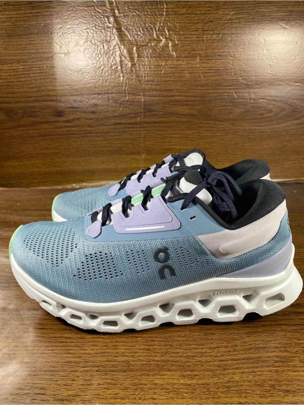 On Cloudstratus women’s shoe size 6.5
